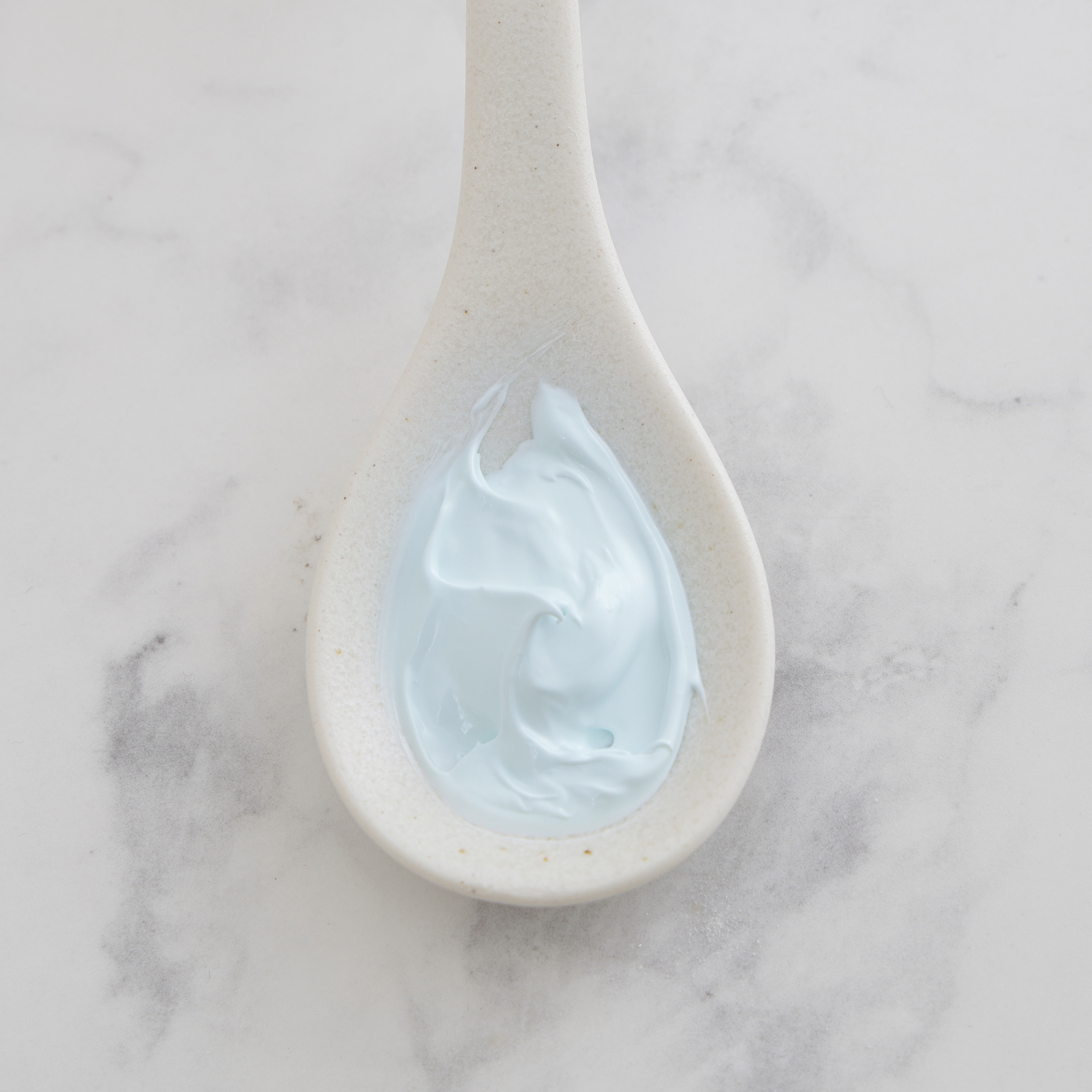 色白美人  ハーブ ラヴリィ ボディホワイト（美白＆保湿 ボディ用日焼け止めクリーム）